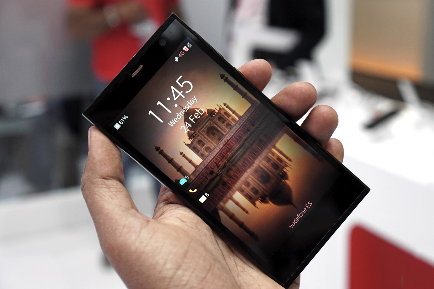 Jolla 授權的 Aqua Fish 手機低調亮相 MWC