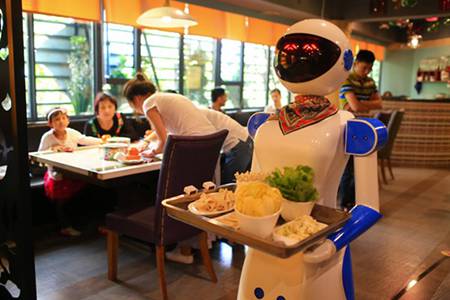 廣州餐廳機器人服務員被“炒魷魚”