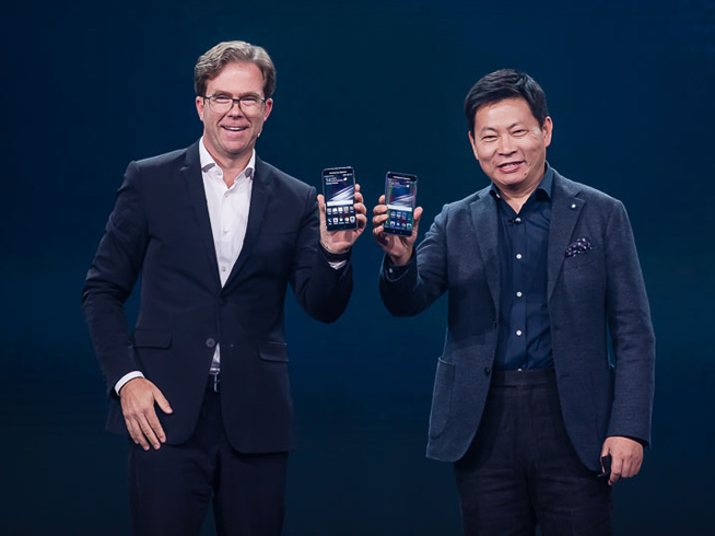 華為Mate 9發(fā)布：曲面屏版超萬元，黑科技再領(lǐng)先