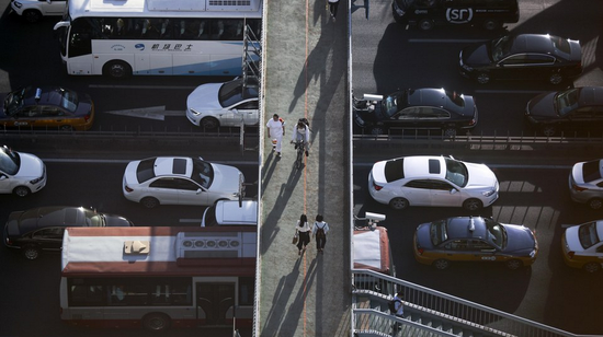 未來(lái)如何乘坐無(wú)人駕駛汽車？外媒提出這三種方式