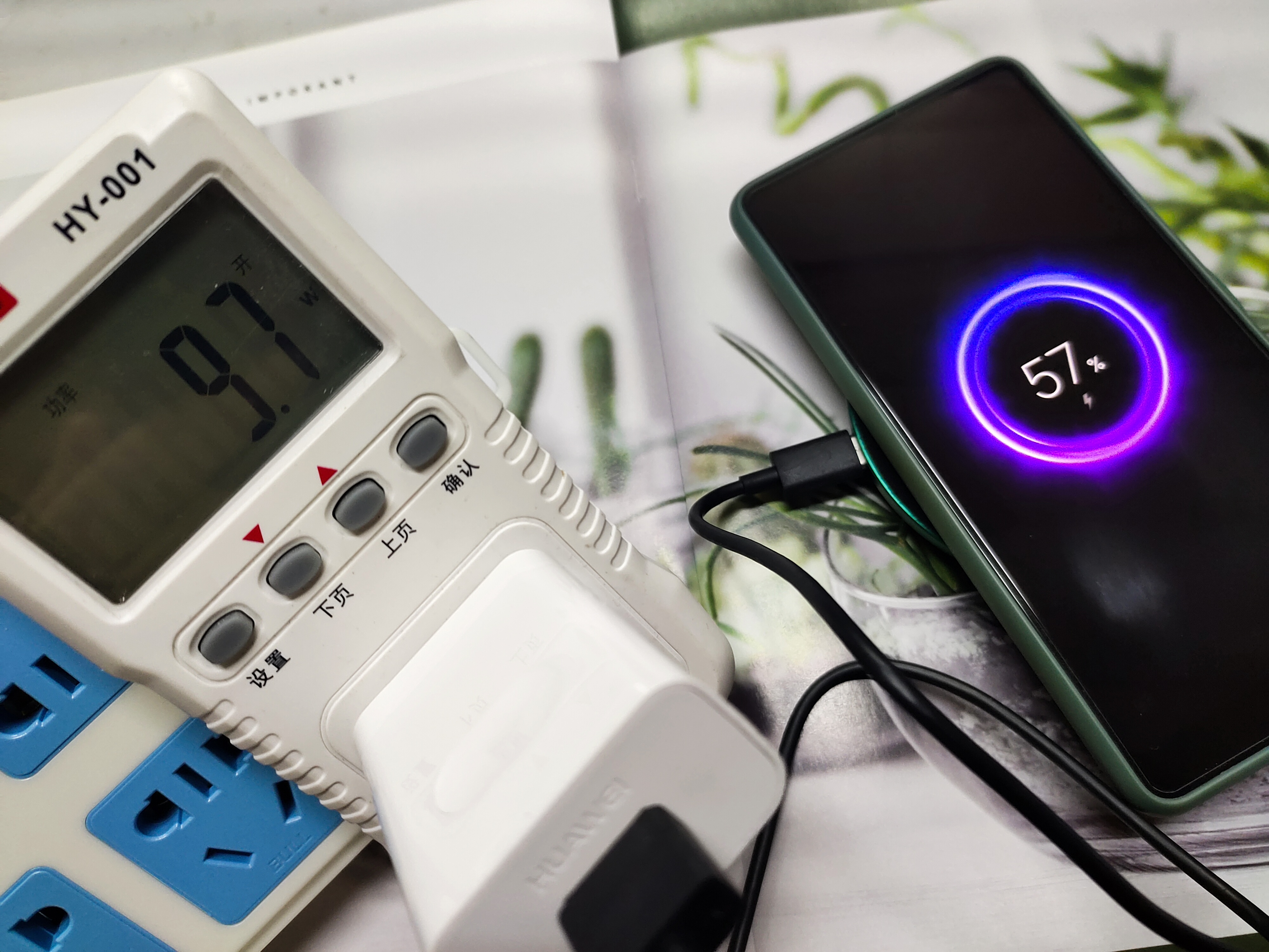 擺脫有線充電的束縛，隨手一放就可充電