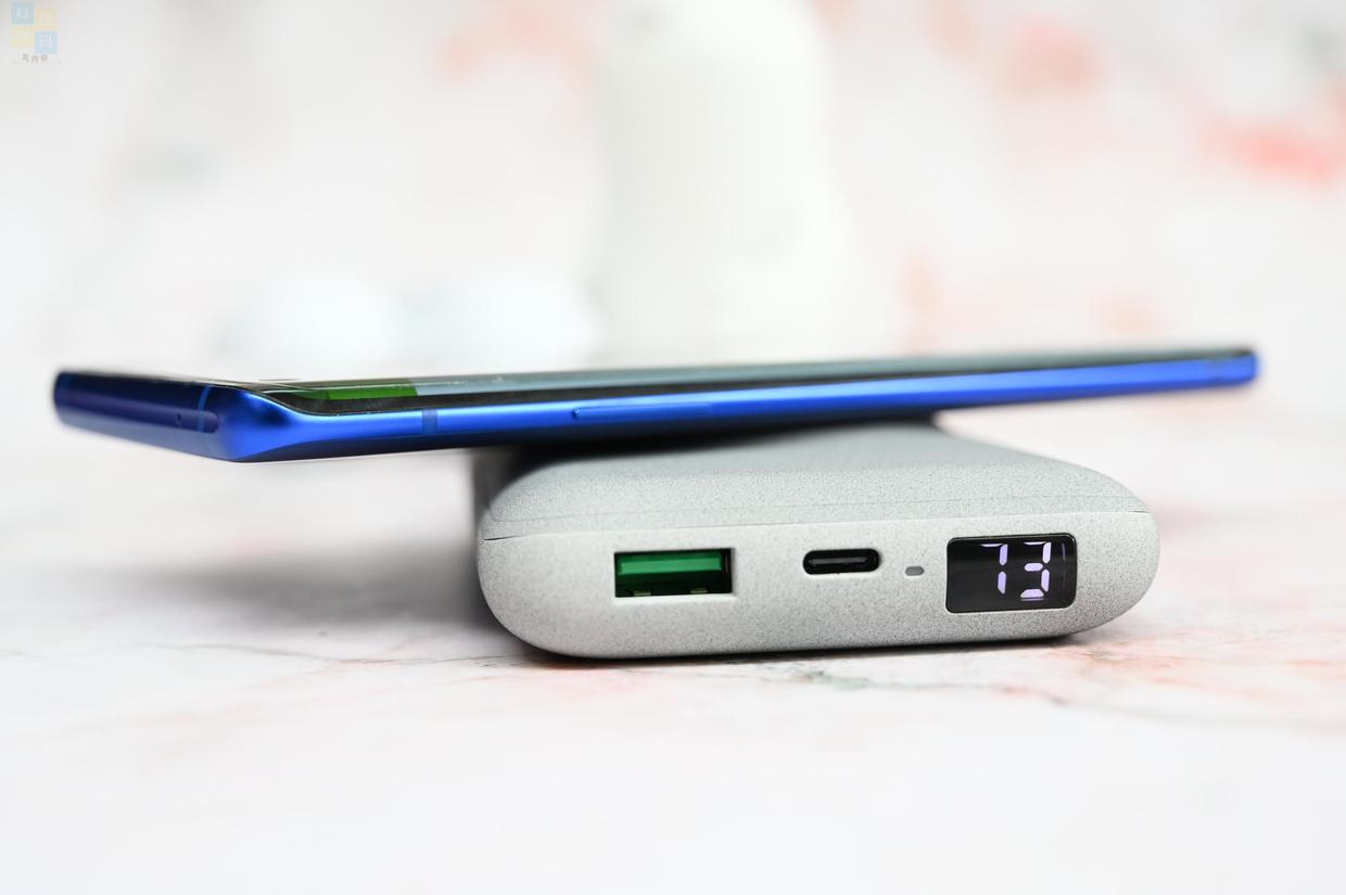 有線無線雙料快充，還支持Magsafe，南卡POW-3無線充電寶體驗(yàn)