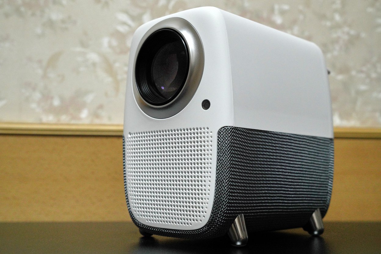 WEBOX T1投影儀：無(wú)廣告、無(wú)彈窗，越級(jí)打造私人巨幕影院