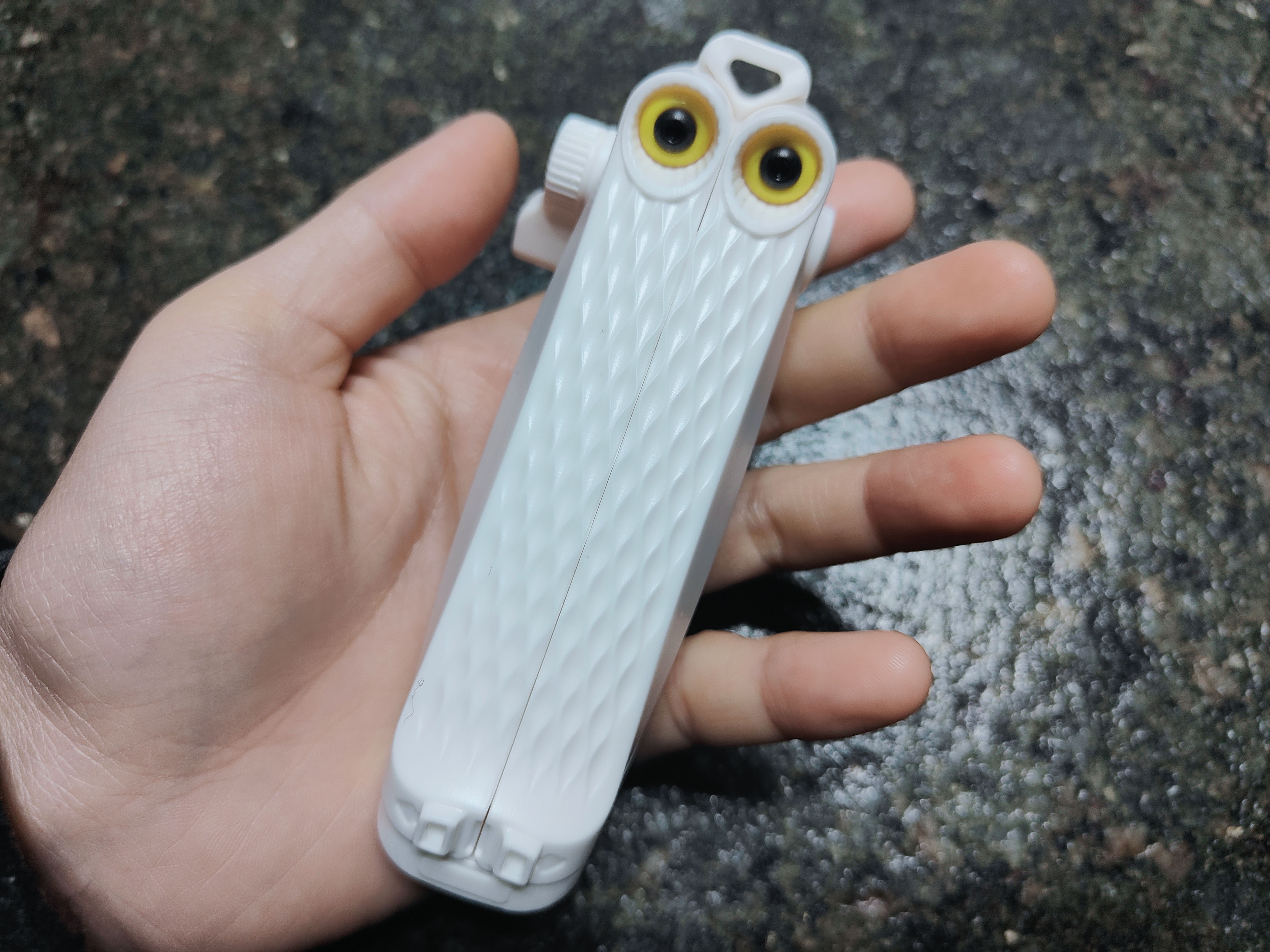 富圖寶貓頭鷹手機(jī)支架使用體驗(yàn)，小巧便攜，功能齊全