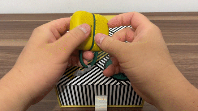 充電倉開合.gif