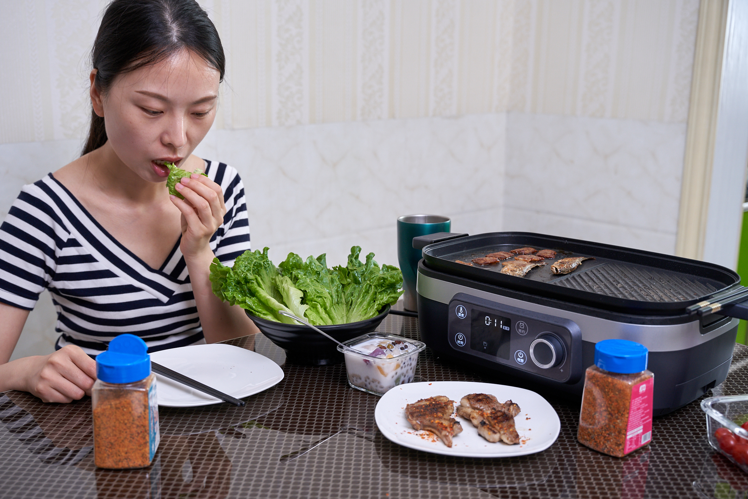 “蒸”不見水、“炸”不用油，這款宜盾普二代多功能料理鍋有點意思