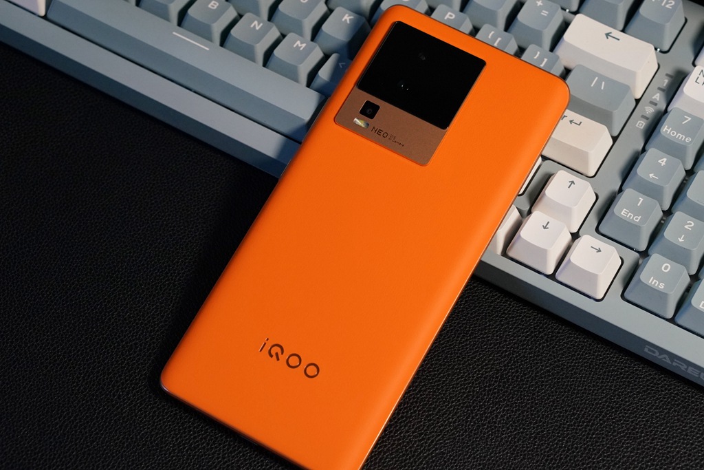 iQOO Neo7：性能鐵三角，打造新一代“水桶機皇”！